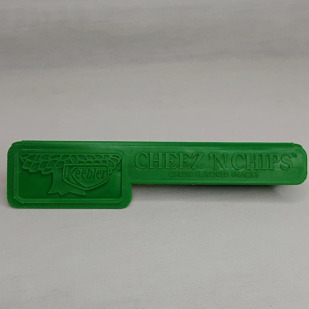 Vintage 90s Keebler Cheese N Chips Green Bag Clip Retro Food Storage Clip